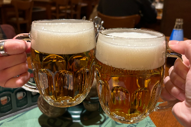 ＜2名以上参加＞【半日】日本語アシスタントがご案内♪夕方からのチェコの居酒屋「ホスポダ」巡りツアー